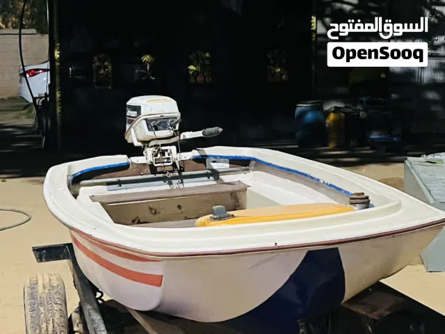 قارب صيد للبيع