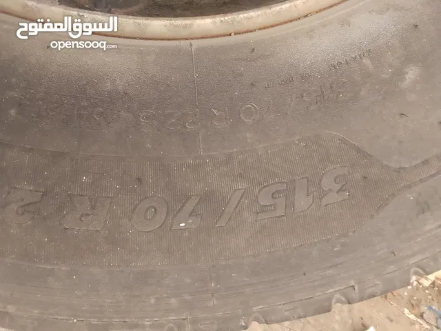 بيعه سريعه15دينار 2 تاير بالرنجات البيع لعدم الحاجه وعدم وجود مكان