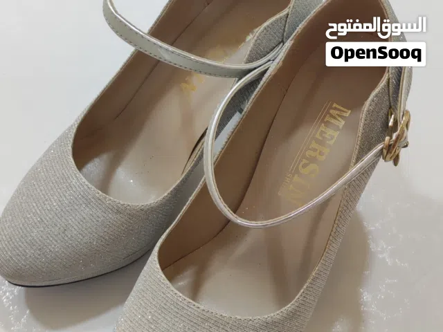 كندرة لون فضي كعب عالي خرج حفلات زفاف و خطبة