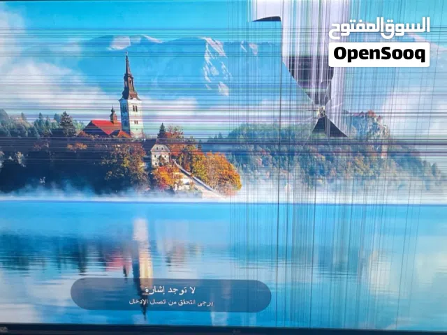 الشاشة مكسورة، ولكن جميع القطع الداخلية أصلية 100% وتعمل بكفاءة ممتازة