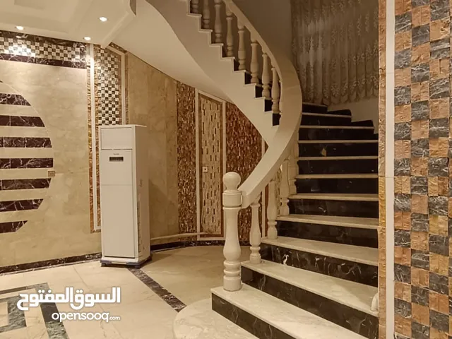 300 m2 5 Bedrooms Townhouse for Rent in Basra Kut Al Hijaj