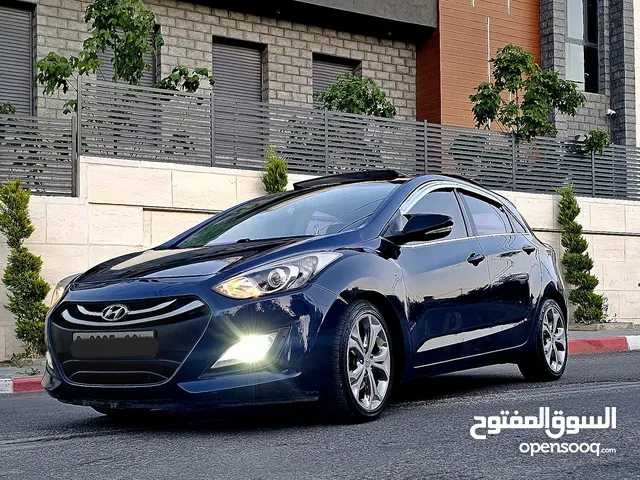 هونداي i30 اوتماتيك محرك 1600 بنزين فل الفل مع بانوراما 2014 ترخيص 2013