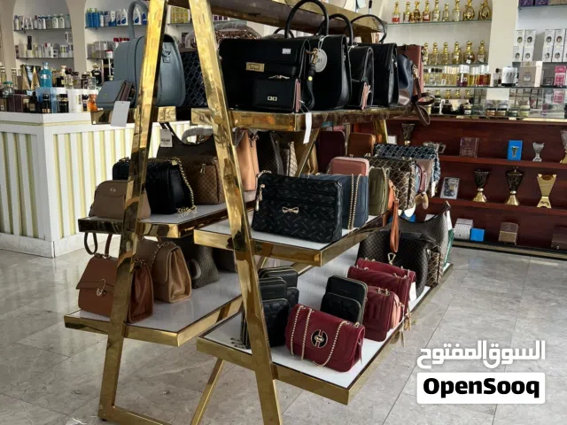 فرصة لا تعوّض  ستاندات عرض منتجات بحالة الوكالة!