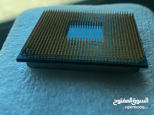 معالج AMD RYZEN 7 1700 eight-core للبيع بحالة ممتازه