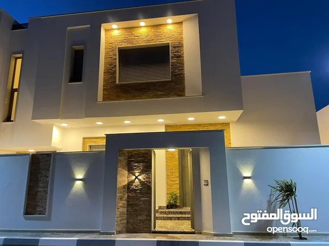 380 m2 4 Bedrooms Villa for Sale in Tripoli Ain Zara