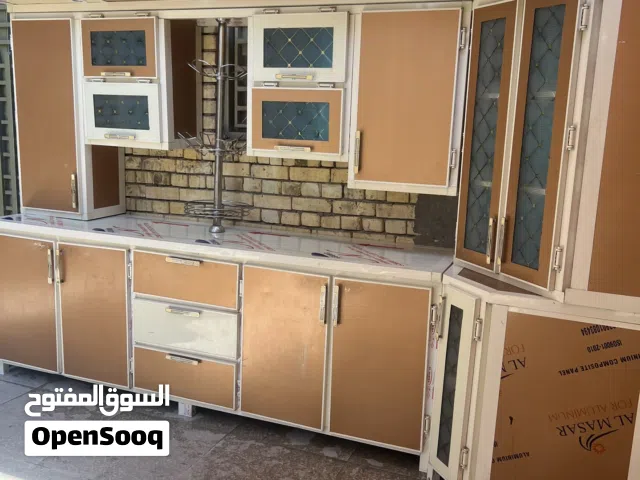 كاونتر قياس مترين ونص مع زاويه قياس متر و60 مع سنك مرمر قياس متر و60 كلش نضيف السعر 550 العنوان بصره