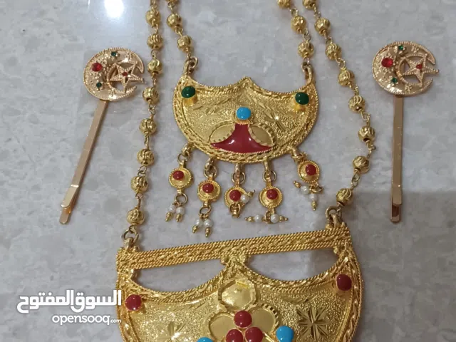 2 من عقد تراثي مع 2 دبابيس شعر مزين بالأحجار الملونة