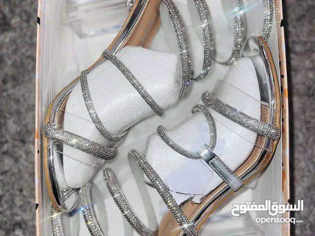 Silver With Heels in Zarqa