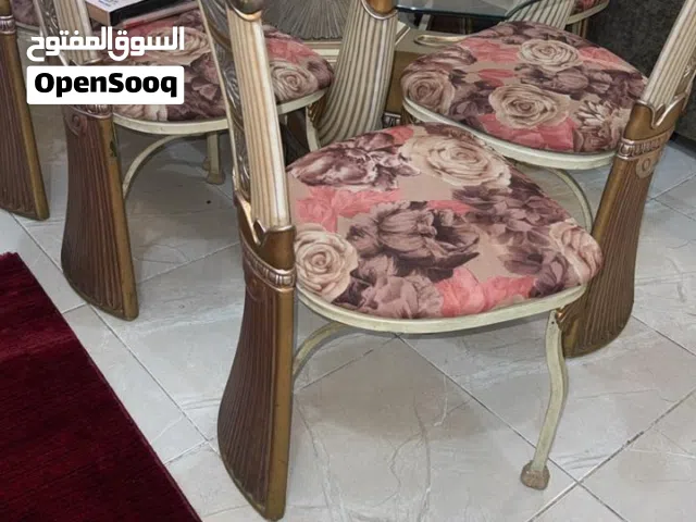 طاولة طعام للبيع