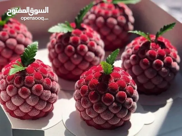 ولكل مناسبة فرح، خلي حلوياتك تكمّل جمال يومك نقدملك أشهى وأفخم حلويات الأفراح تنسيق راقي يخلد الذكر