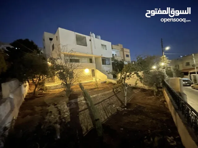 (( بيت مستقل للبيع أو الاستثمار من طابقين ومخزن حق شقه ))