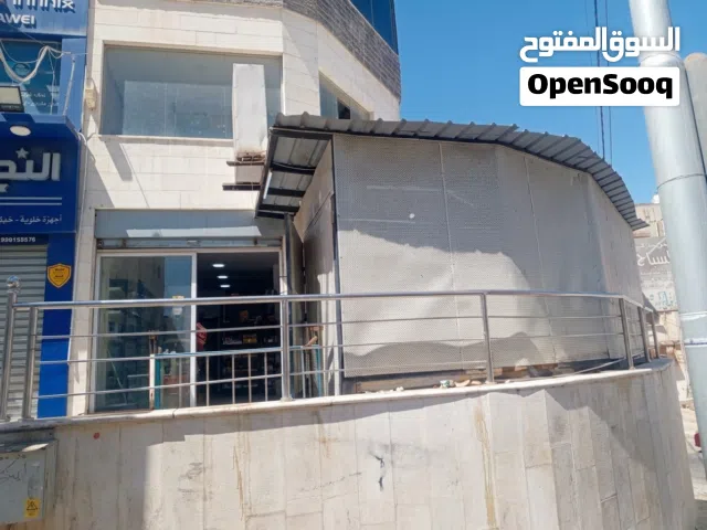 محل فارغ للبيع في حي نزال منطقة حيوية داخل سوق