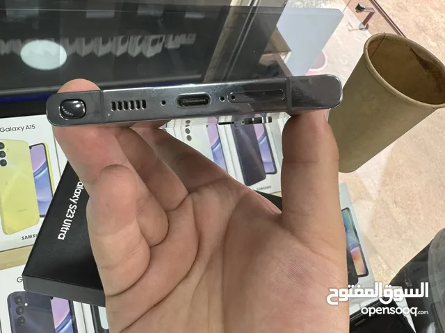 سامسونج S23 الترا 512 GB بحالة الوكالة بكرتونة واغراضة شريحتين نظامين اللون العشبي فخامة وأناقة