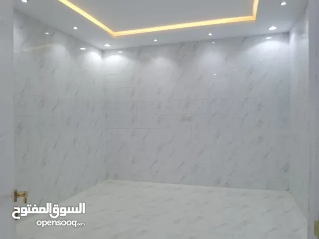 225 m2 5 Bedrooms Villa for Rent in Al Madinah Alaaziziyah