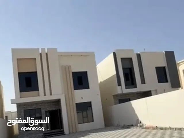 للبيع فيلا في بركاء في منطقة الصومحان الشماليه خلف مالكالدولندز