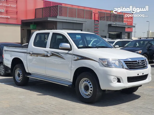 Toyota Hilux 2015 in Sharjah