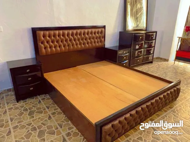 غرفة نوم ماستر ((مشغوله بأتقان تخت بوكس تخزين تفصيل خشب لاتيه18 وقشرة بلوط والزان الصلب مقابض