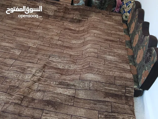 موكيت شبه جديد ولا خدش فيها
