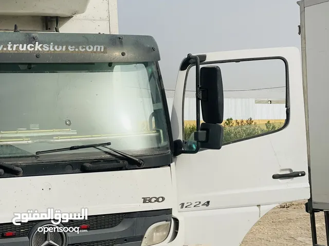 السياره نضيفه اتيكو