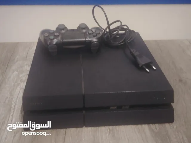بلايستيشن 4 الفأة العادية