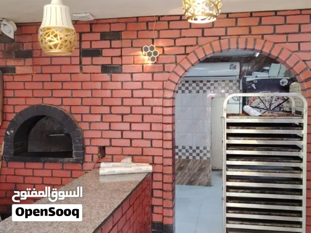محل معجنات للبيع بداعي السفر
