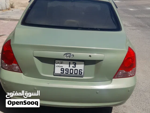 2004 Hyundai Elantra Standard
