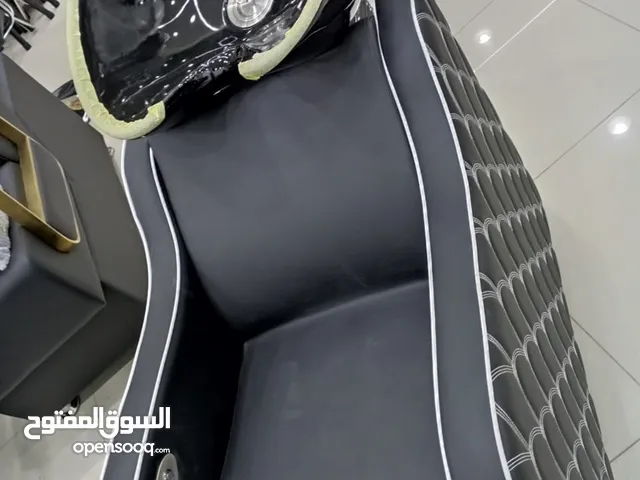 بيع معدات وتجهيز صالونات التجميل النسائية والرجالية ،