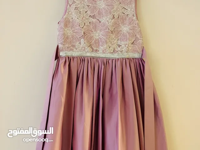 فساتين بناتي للمناسبات من عمر 5-11 سنه موجود جديد و ملبوس بحالة الأسعار من 5 إلى 15 دينارحسب الفستان