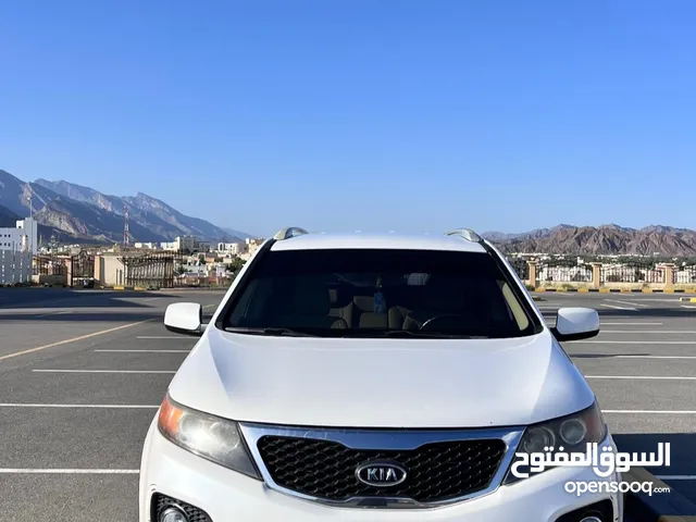 Used Kia Sorento in Al Dakhiliya