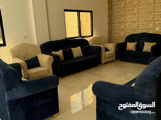 كنب 12 مقعد فقط ب 300 دينار قابل للتفاوض بشي بسيط