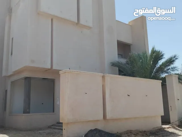420 m2 4 Bedrooms Townhouse for Sale in Tripoli Al-Bivio
