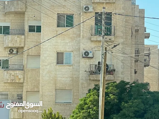 شقة مطلة للإيجار 3 غرف نوم ومعيشة وصالون
