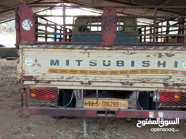 Used Mitsubishi Canter in Qasr Al-Akhiar
