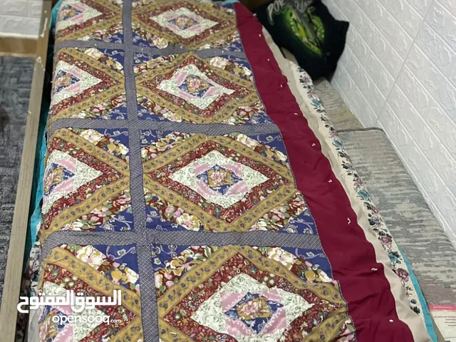 خزانة و تخت للبيع بحاله الوكاله خشب ممتاز فقط 60 دينار