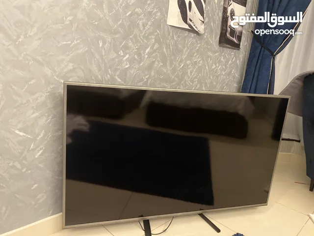 التلفزيون مخترب اشوي بس كل شي واضح ويبين وزين