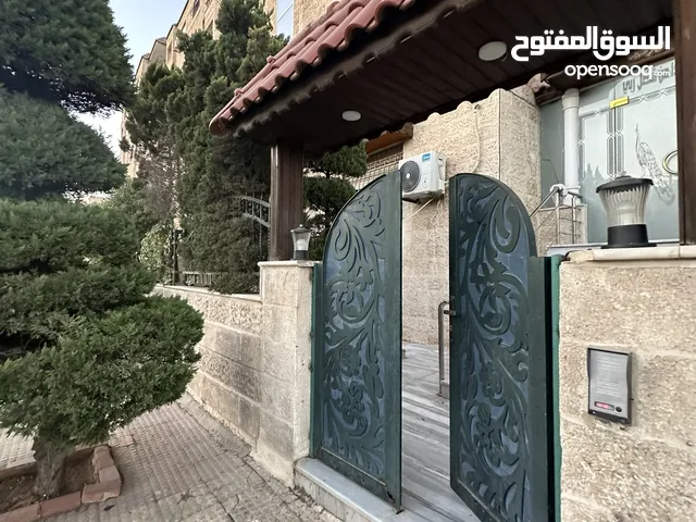 شقة 200 داخلي و 200 خارجي للبيع في طبربور