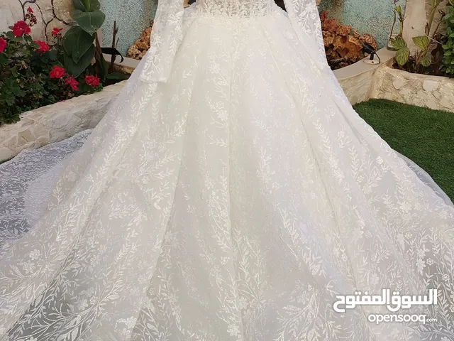 فستان زفاف شبه وكاله