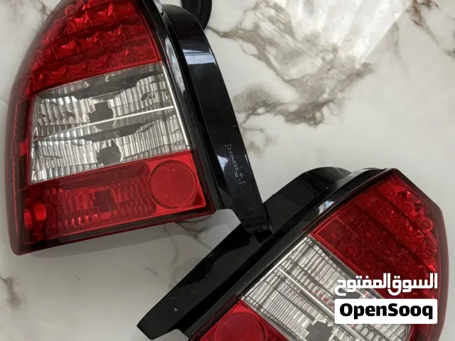 مصابيح خلفية هوندا سيفيك هاتشباك 2000-1999-1998-1997 (نظيفة)
