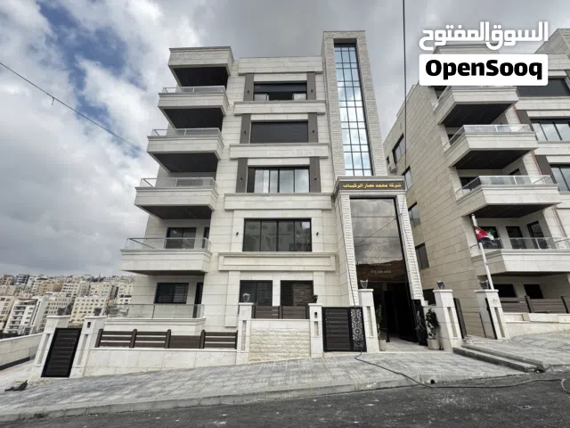 شقة طابقية شبه ارضي 240م فاخرة للبيع في قلب عمّان الغربية – دير غبار