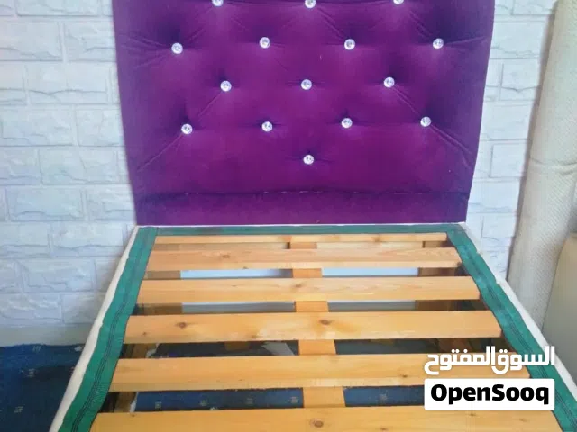 تخت للبيع مستعمل جديد بحالة الجديد ممتاز