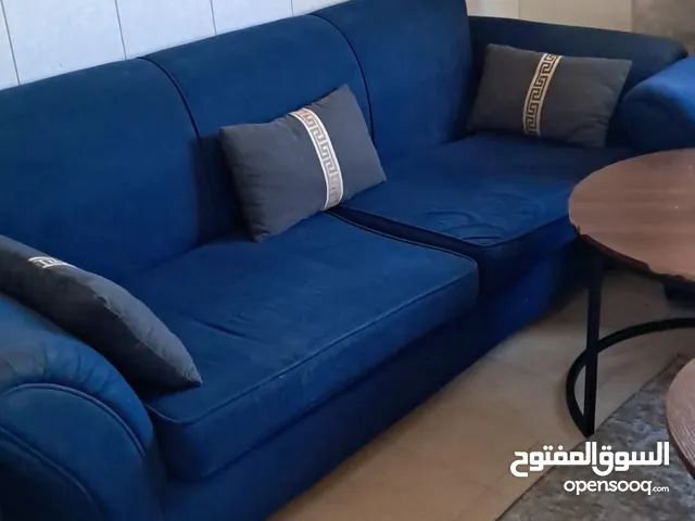 طقم كنب مستعمل لون ازرق عدد المقاعد 7