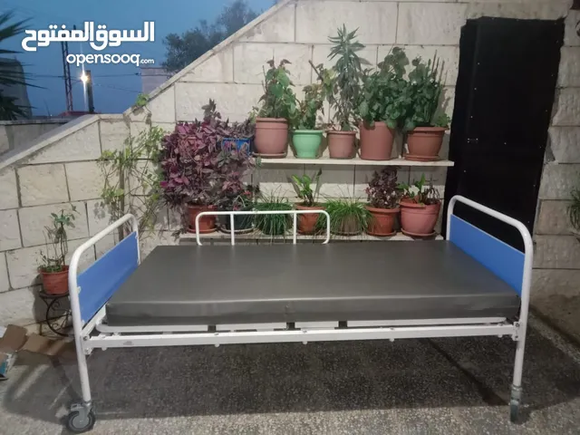 سرير طبي للبيع