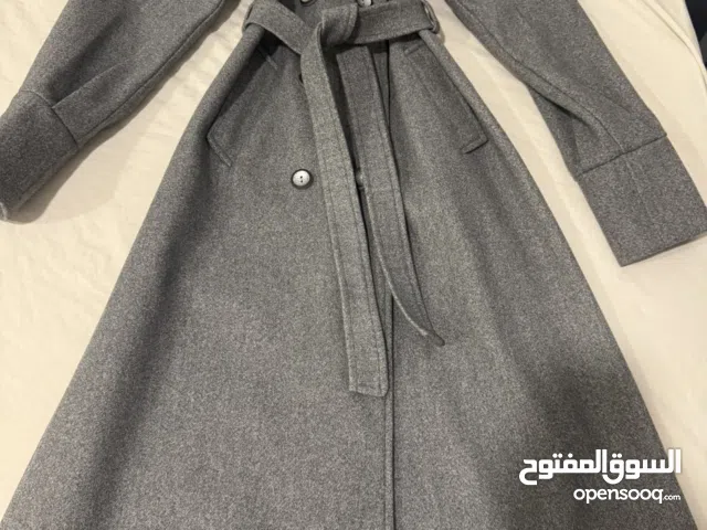 معطف شتوي رمادي أنيق بحالة ممتازة