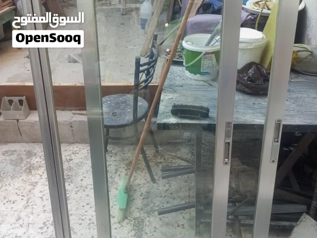 شباكين مع حلوقهم للبيع