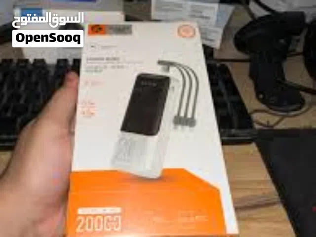 باور بانك KALIO سعة 20000mAh مع كيابل مدمجة وشاشة رقمية