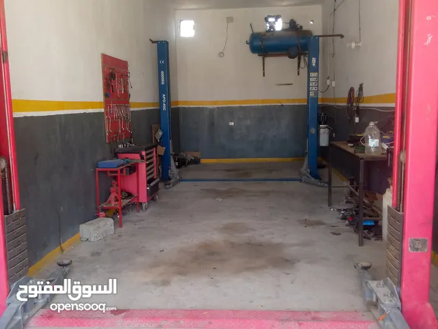 ورشة صالة كاملة بالعدة