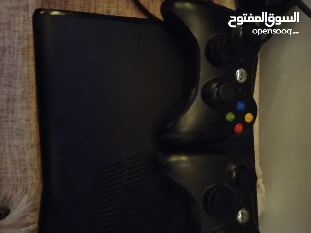 إكس بوكس 360 مستعمل نظيف +ثلاث ايدين +فيفا18+جي تي اي 5 + الكثير من الاعاب