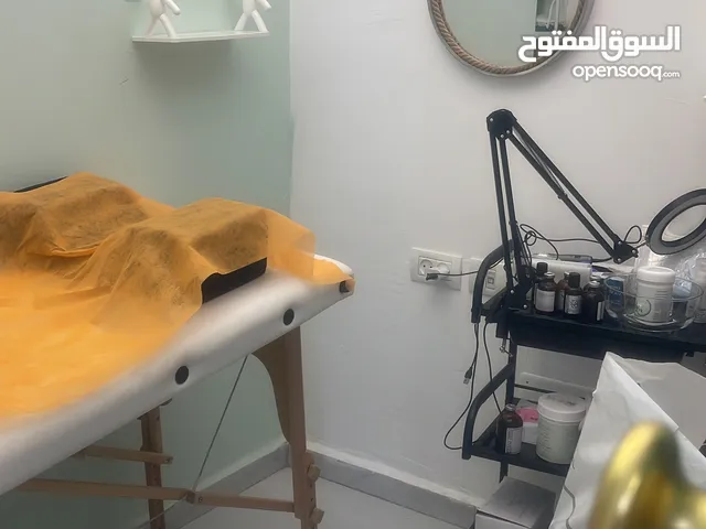 غرفة بمركز تجميل للايجار