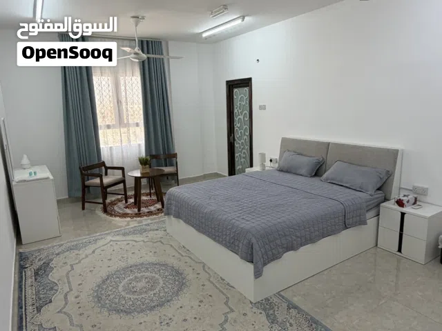 غرفة نوم راقية للإيجار اليومي والاسبوعي في نزوى حي التراث مقابل جامعة التقنية