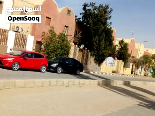 شقه بكمبوند هرم سيتي يحدائق اكتوبر بمدينه 6 أكتوبر بمحافظه الجيزه للبيع او للبدل باستوديو بميامي